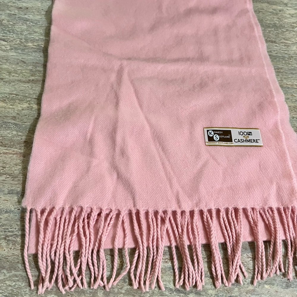 NWOT Kennedy Scotland 100% cashmere scarf